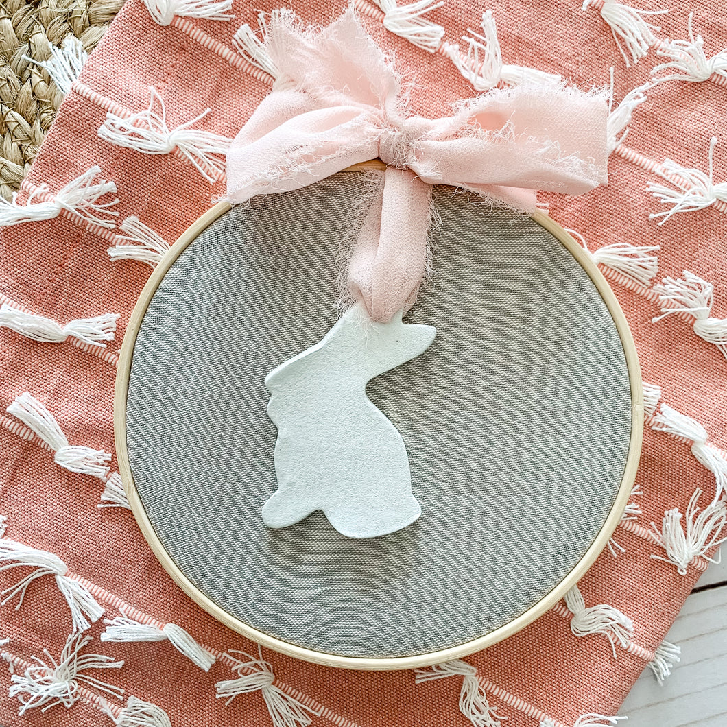 6 Inch Hoop with Flax Linen Fabric and Bunny Ornament